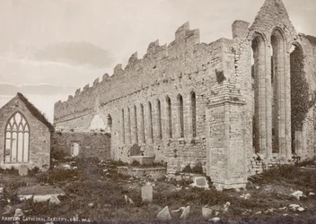 Ardfert-Kathedrale, fotografiert von Robert French für das William Lawrence Photographic Studio, ca. 1880er Jahre
